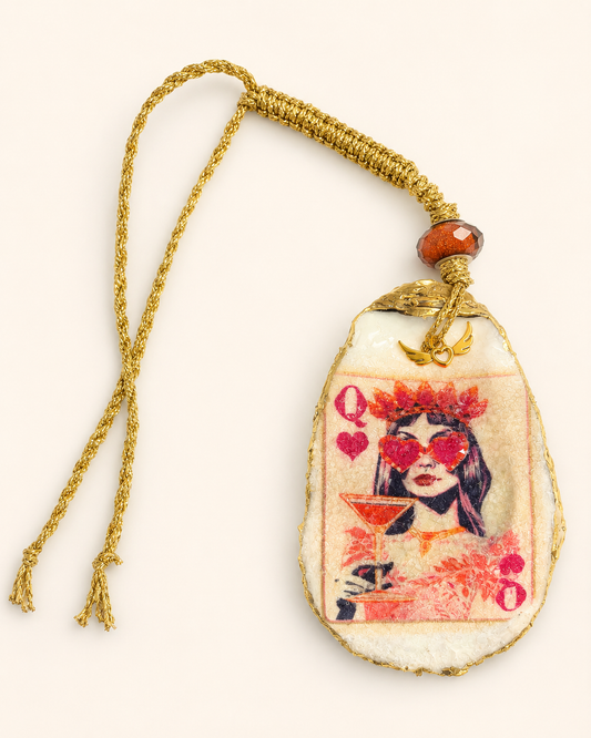 Oyster Shell Hanging Charm - Queen of Hearts