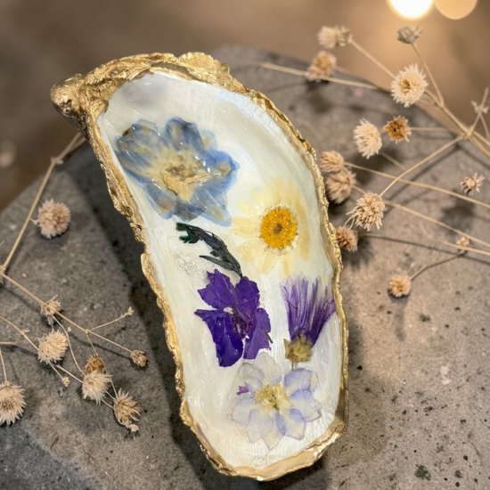 Oyster Shell Trinket Dish - Dried Wildflowers