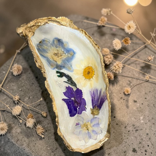 Oyster Shell Trinket Dish - Dried Wildflowers