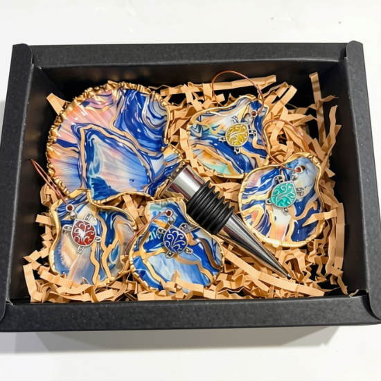Turtle Tides Wine Gift Set – Scallop Shell Bottle Stopper & Four Wine Glass Charms